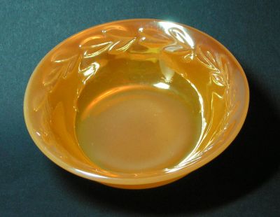 Anchor Hocking Fire-King Laurel
Peach lustre. Small bowl
Keywords: sold;table;carnival;american