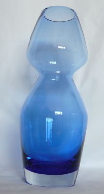 Riihimäen Lasi blue vase
!970s. Finland.

Keywords: sold;blown;vase