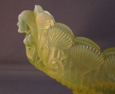 Burtles and Tate canoe
Mermaid with two tails
Keywords: vase;pressed;british