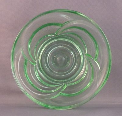 Bagley Osprey fruit bowl
Uranium. 1940s
Keywords: british;uranium;dessert;sold