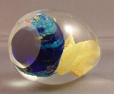 Chinese swirl on "reef"
Matte-ground base
Keywords: paperweight;sold;china