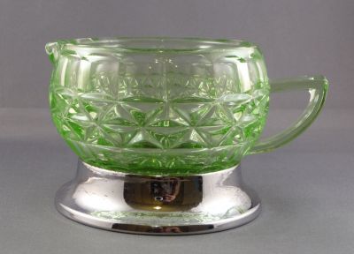 Chrome base sugar and creamer/milk jug
Creamer/milk jug
Keywords: pressed;table