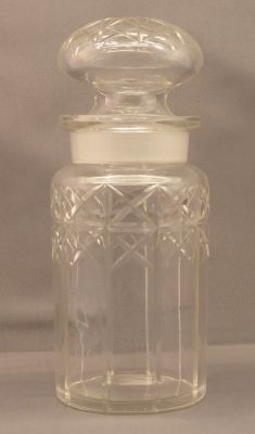Cut-glass pickle with castor and drip catcher
Ground stopper and neck. 17.5 cm to top of stopper
Keywords: blown;sold;cut;british