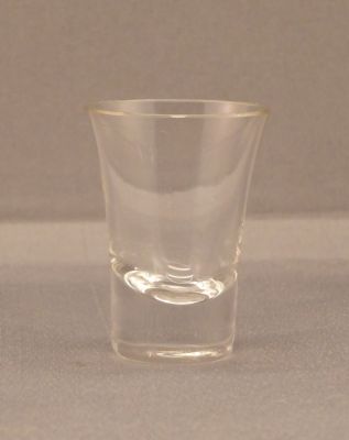 Cut-glass pickle with castor and drip catcher
Drip catcher with polished base.  3 x 4 cm
Keywords: sold;cut;british;table