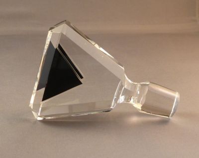 Czech Art Deco decanter
Stopper
Keywords: czech;enamelgilt;cut;barware