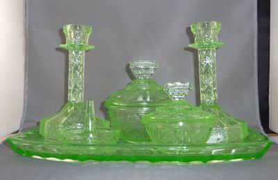 Walther Poseiden dressing table set
One bowl missing?
Keywords: pressed;german;bathbed