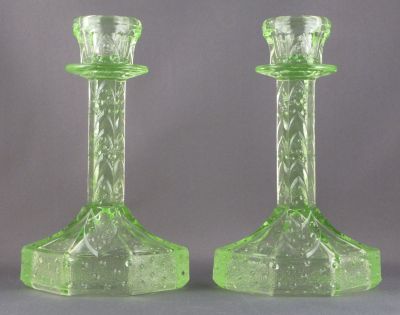 Walther Poseiden dressing table set 
Candlesticks
Keywords: pressed;german;bathbed;candle
