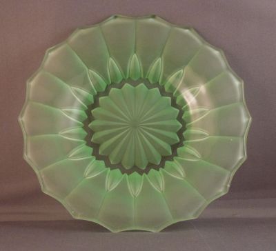 Davidson 714 fruit set, obscured
Small plate, 6.5 in
Keywords: pressed;table;dessert