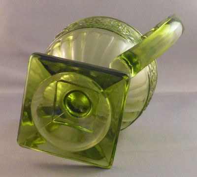 Indiana Daisy green handled sugar with square base
Offset square base
Keywords: american;sold;table