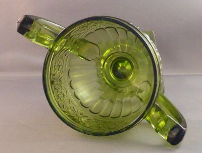 Indiana Daisy green handled sugar with square base
Two-part mould
Keywords: american;sold;table