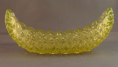 Hobbs Brockunier daisy and button pickle canoe
Pattern 101. 1884
Keywords: american;pressed;table