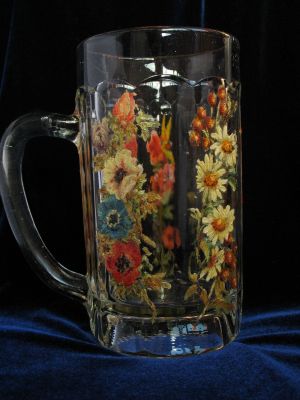 Cold painted half litre beer mug
Czech? Austrian?
Keywords: czech;sold;enamelgilt;barware