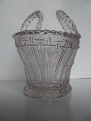 Davidson 234 basket
Four part mould, sun purpled
Keywords: sold;pressed;vase