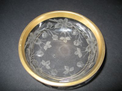 Engraved and gilded finger bowl
French? Chestnuts
Keywords: sold;cut;enamelgilt;table;frenchdutchbelg
