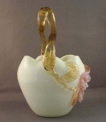 Custard glass basket F
Large rose bowl shape, sharp pontil mark
Keywords: blown;vase;czech