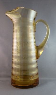 Light amber water set 
Large ribbed jug with ice lip 28 cm
Keywords: sold;barware