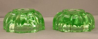 Robinson, Skinner & Co. green uranium piano insulator
Side. 3.5 x 1.5 in Piano stand No 3
Keywords: uranium;insulator;british