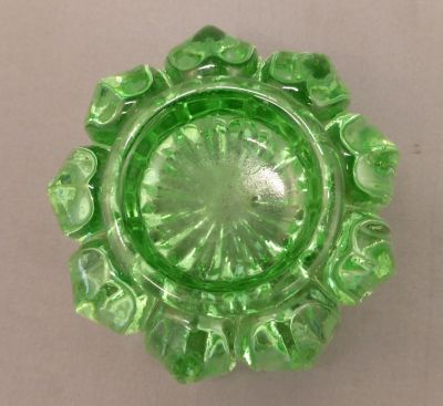 Robinson, Skinner & Co. green uranium piano insulator
Top. Unusual curved star shape. Made in the Mersey Flint Glass Works, Warrington, pre 1880. Seen in catalogue
Keywords: uranium;pressed;british