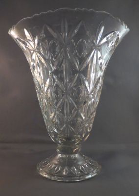 Fan-shaped vase, large
25-cm tall
Keywords: vase;sold