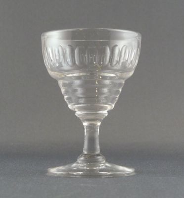 Stuart Stratford liqueur glass
Olive cut decoration
Keywords: barware;blown;cut
