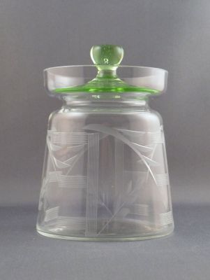Preserve jar with uranium lid
Engraved leaf and line design. Spoon hole. Czech?
Keywords: blown;cut;czech;table