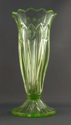 Sowerby 2505 flower tube vase
Domed foot
Keywords: pressed;vase;british