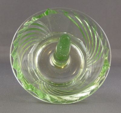 Walther Atlantik dressing table ring stand
Keywords: pressed;german;bathbed