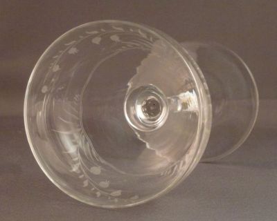 Champagne coupe, engraved
Polished pontil mark
Keywords: sold;barware;engraved