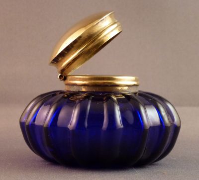 Blue inkwell
Brass lid
Keywords: sold