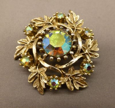 Brooch, aurora borealis wreath
1.5 in.
Keywords: sold