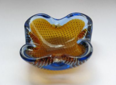 Murano controlled bubble ashtray, small
Blue and amber
Keywords: sold;ash;murano