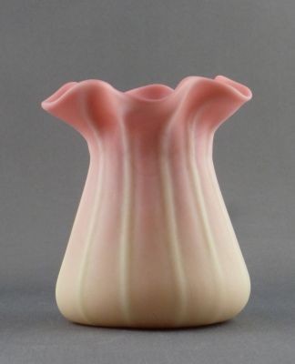 Webb Burmese posy with ribbing
Unmarked. Frosted.
Keywords: blown;british;vase