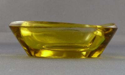 Jablonecke Sklo triangular ashtray
Possibly designed by Vaclav Hanus
Keywords: czech;ash;sold