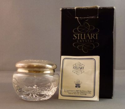 Stuart Cascade trnket pot with plated lid
Insert and box
Keywords: blown;bathbed;sold;cut