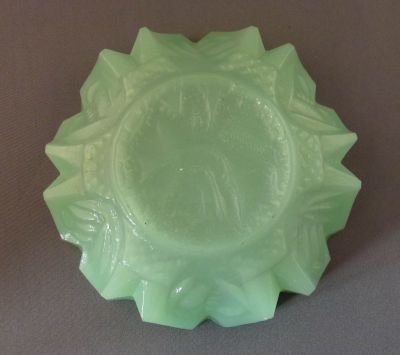 Cast green ashtray
Base
Keywords: sold;ash