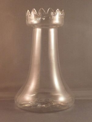 Optic-ribbed hyacinth vase with sawtooth rim
19 cm tall. Sharp pontil mark. Mid 19th C
Keywords: vase;hyacinth