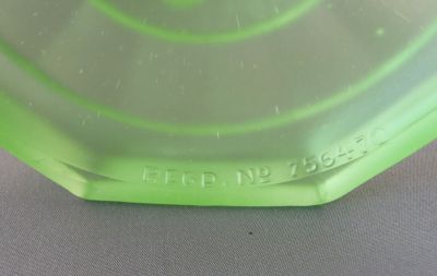 Schweig, Müller & Co. cherub base
Regd No 756470
Keywords: german;pressed;centrepiece;figure;mark