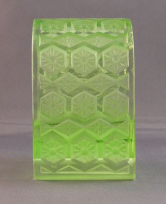 Cut-glass clock mount
Side 2
Keywords: cut;pressed;odd;czech