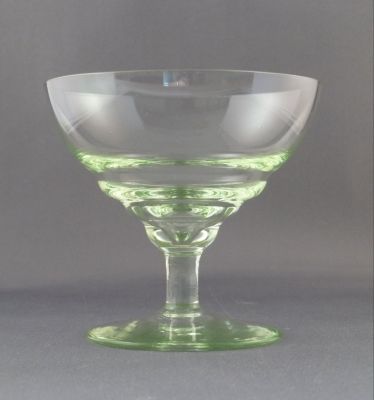 Uranium cocktail glass B
Keywords: blown;barware