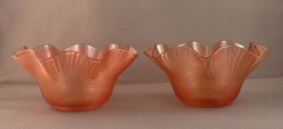 Ruby threaded finger bowl
Ribbed ruby threading over light amber
Keywords: blown;british;table;sold