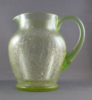 Crackle water jug
No pontil mark
Keywords: barware;blown
