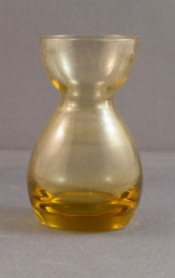 Acorn vase
1960s. made in Belgium, possibly by Braine-le-comte, for the British market
Keywords: vase;frenchdutchbelg;sold;hyacinth