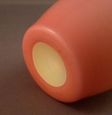 Walsh Walsh Crushed Strawberry cup
Pink outer, white middle and uranium inner
Keywords: table;british;blown