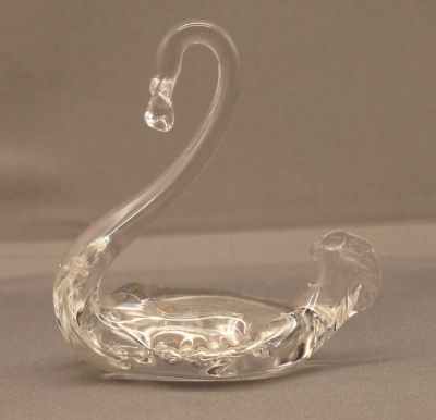 Lead crystal swans
Medium b 3 tall, 2.5 long
Keywords: british;figure