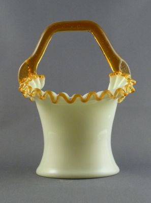 Harrach custard glass basket E
Bohemian
Keywords: blown;vase;czech