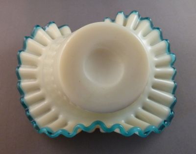 Custard glass bowl
Pontil mark
Keywords: blown;vase;sold;czech