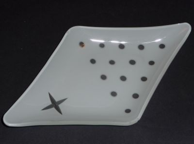 Chance Cut Pearl
Opal flashed
Keywords: british;sold;table;cut