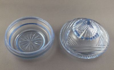 Cut powder bowl, blue
Czech? Base and lid
Keywords: sold;bathbed;cut;czech