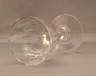 Cut sherry glass E
Heat finished pontil mark
Keywords: cut;sold;barware