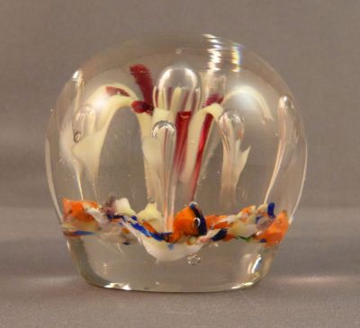 Controlled bubble fountain paperweight
With uranium custard glass. Probably Czech
Keywords: czech;paperweight